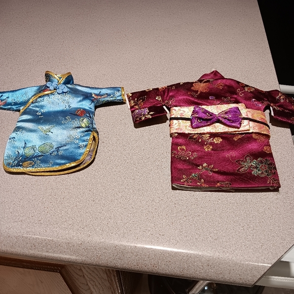 2 bottle covers Japanese dress 1 small (shown on wine-not included)& 1 lg - Picture 3 of 5